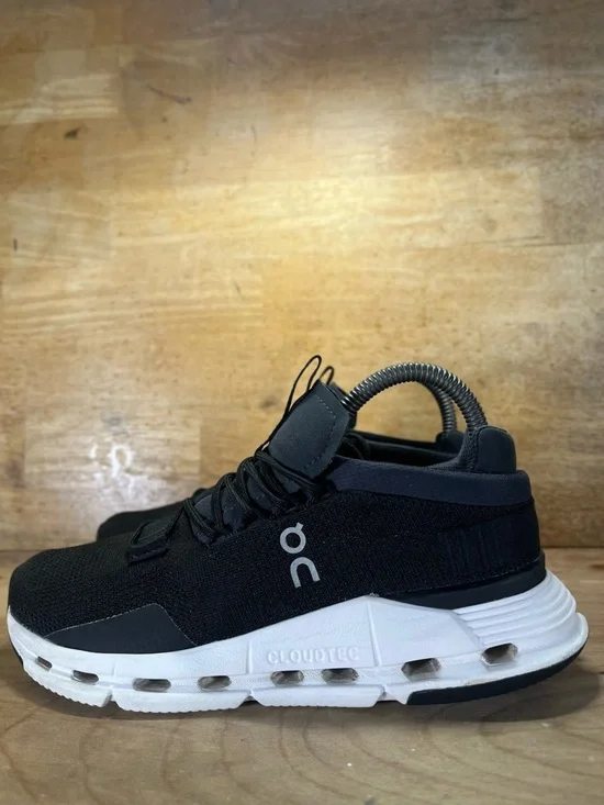 On CloudNova REFLECTIVE Womens Size 7 Running Shoes Sneakers Phantom White - Picture 4 of 12